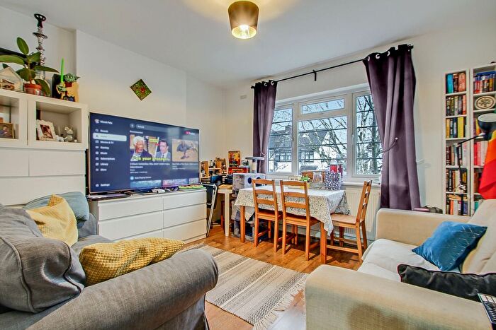 1 Bedroom Flat For Sale In Clare Road, Greenford, UB6
