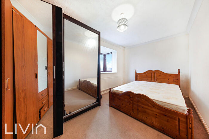 1 Bedroom Flat For Sale In Chartwell Close, Croydon, CR0