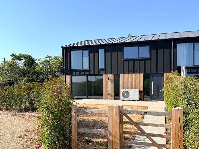 2 Bedroom Barn Conversion For Sale In Ock View, Longcot, SN7