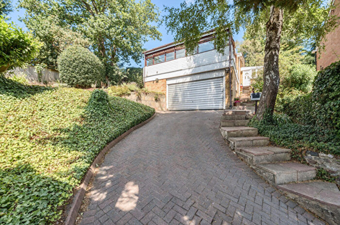3 Bedroom Bungalow For Sale In Warren Close, Sandhurst, Berkshire, GU47