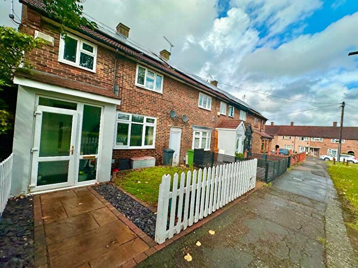 3 Bedroom End Terrace House For Sale In Wednesbury Road, Romford, RM3
