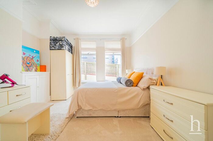 1 Bedroom Flat For Sale In North Parade, Hoylake, CH47