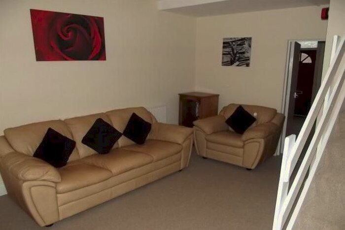 3 Bedroom Terraced House To Rent In Beeston, Nottingham, NG9