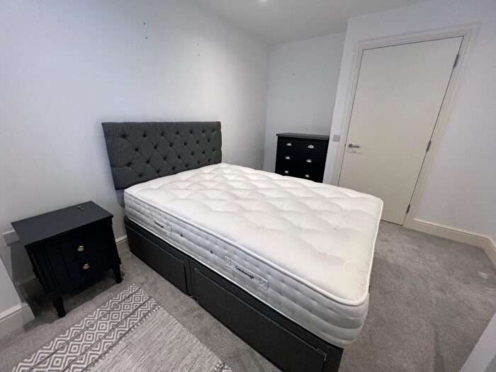 1 Bedroom Flat To Rent In Sloane House, New Street, Aylesbury, HP20