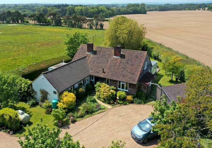 2 Bedroom Cottage For Sale In Stonebridge Lane, Blackboys, TN22