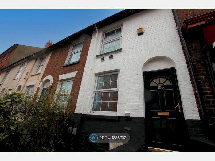 2 Bedroom Terraced House To Rent In Queens Road, Reading, RG1