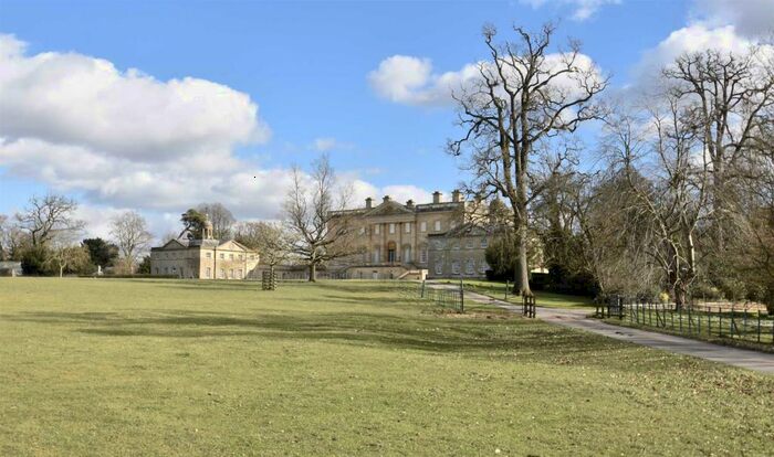 1 Bedroom Barn Conversion To Rent In East Wing, Kirtlington Park, Kirtlington, OX5