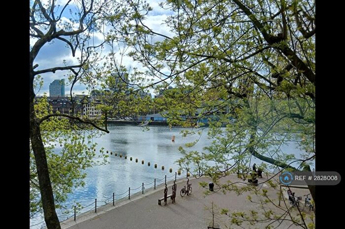 2 Bedroom Flat To Rent In Brunswick Quay, London, SE16