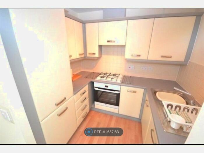 2 Bedroom Flat To Rent In Circular Road East, Colchester, CO2