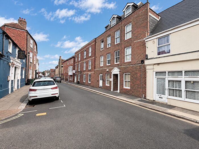 1 Bedroom Flat To Rent In Flat Lugley Street, Newport, PO30