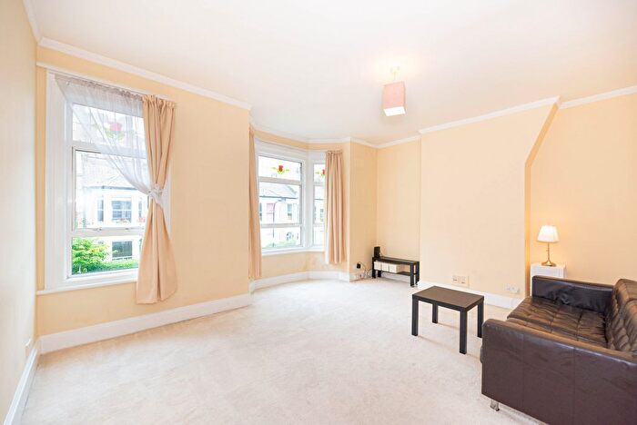 1 Bedroom Flat To Rent In Keith Grove, London, W12