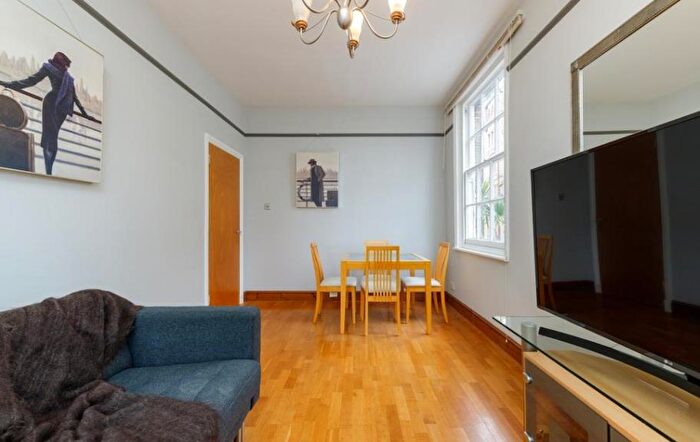 1 Bedroom Apartment To Rent In Gloucester Place, Marylebone, London, NW1