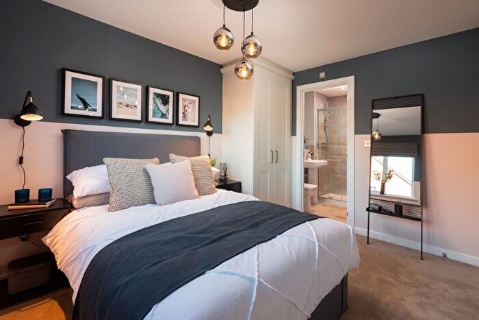 4 Bedroom Detached House For Sale In Highlands Hill, Swanley, Kent, BR8