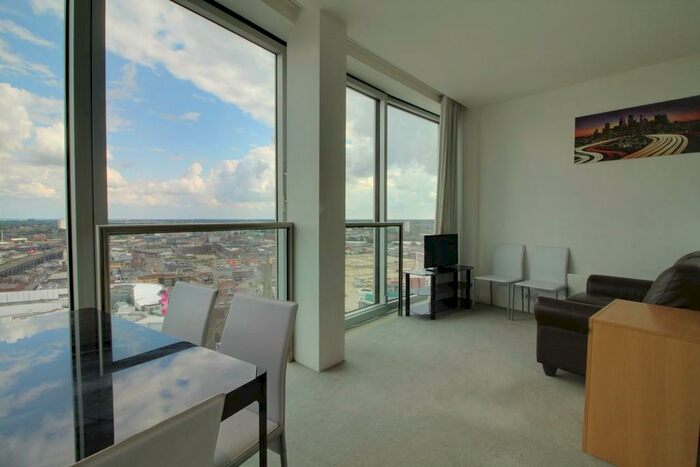 Apartment To Rent In Rotunda, New Street, Birmingham City Centre, B2