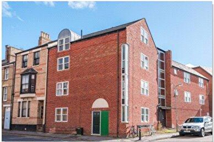 2 Bedroom Flat To Rent In St. Clements Street, Oxford, OX4