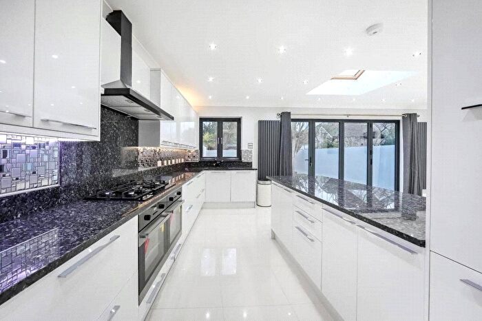 7 Bedroom Semi-Detached House To Rent In Norfolk Road, London, SW19