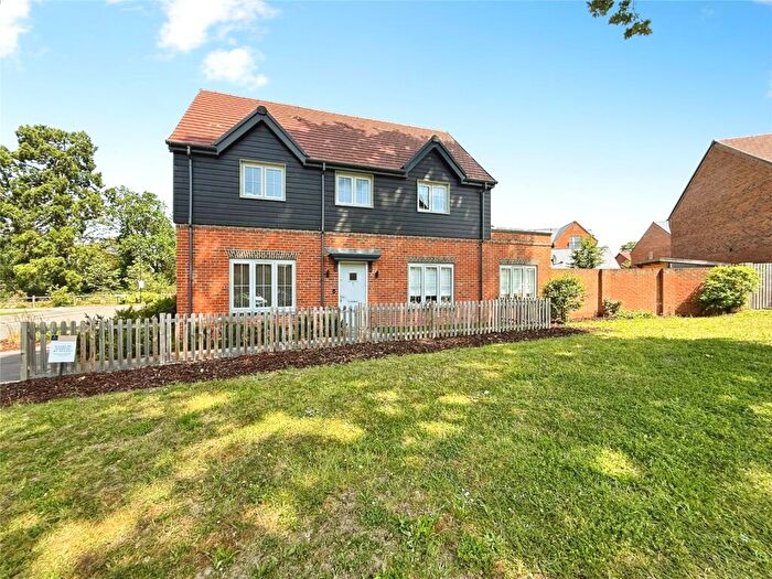 3 Bedroom Detached House For Sale In Ridges Rise, Deepcut, Camberley, Surrey, GU16