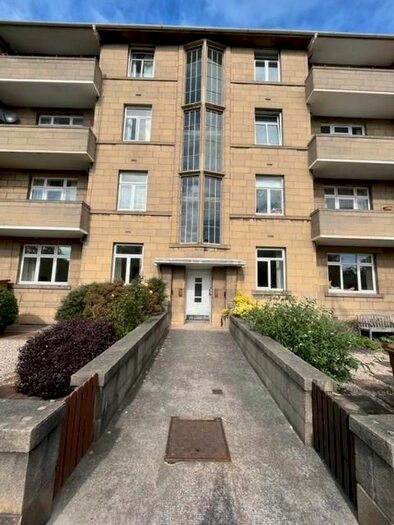 2 Bedroom Flat To Rent In Falcon Road West, Morningside, Edinburgh, EH10