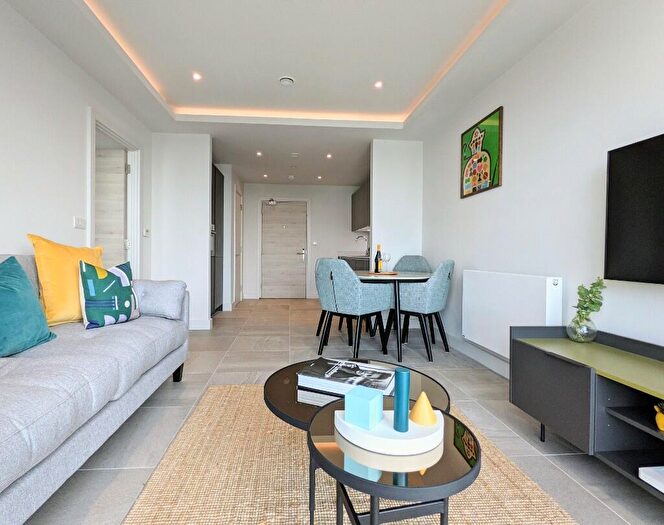 1 Bedroom Apartment To Rent In Angel Gardens, Manchester, Greater Manchester, M4