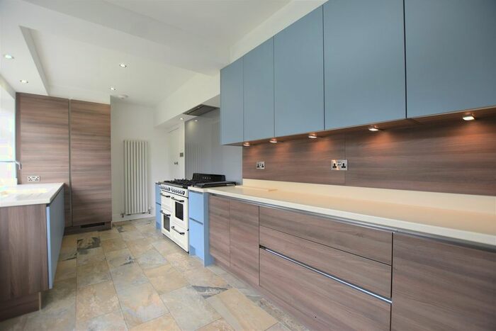 4 Bedroom Detached House To Rent In Talbot Road, Accrington, BB5