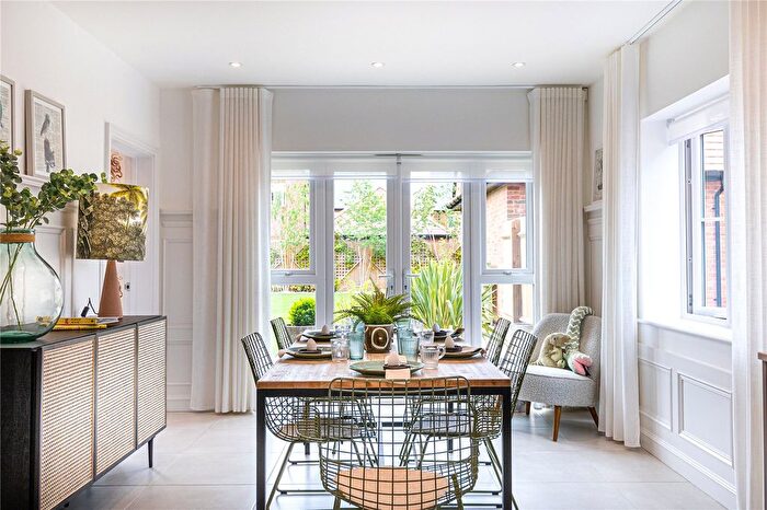 4 Bedroom Detached House For Sale In Abbey Barn Park, High Wycombe, Buckinghamshire, HP10
