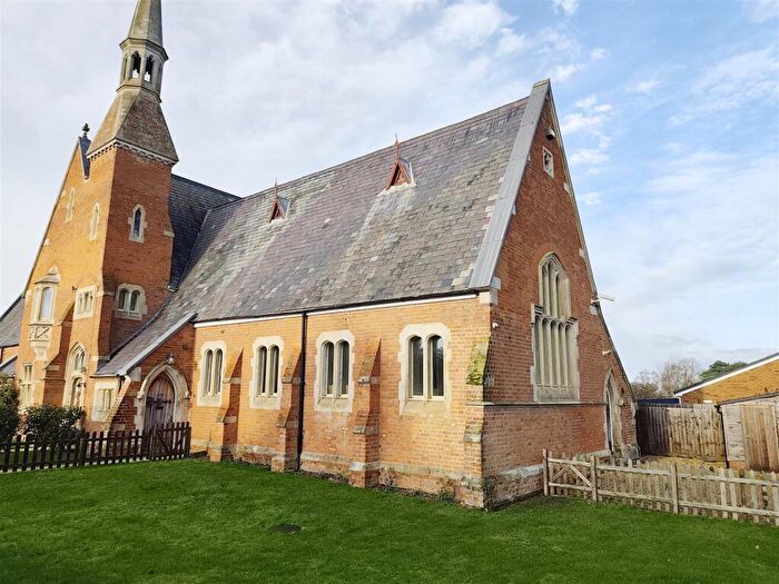 4 Bedroom Character Property For Sale In Postland Road, Crowland, Peterborough, PE6