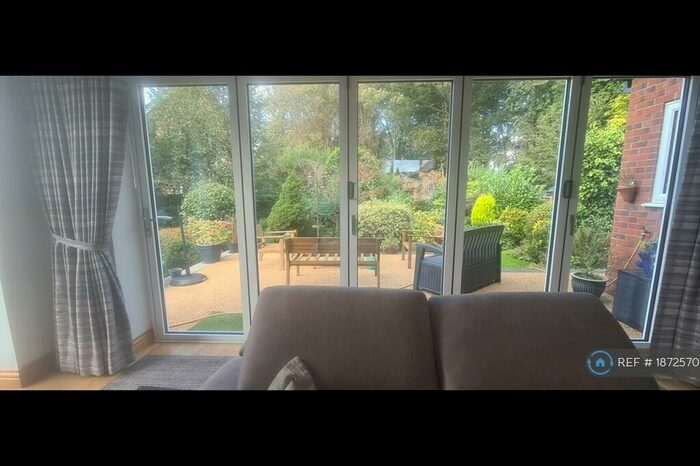 4 Bedroom Semi-Detached House To Rent In Green Hey, Lytham, FY8