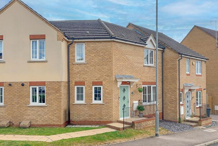 3 Bedroom Terraced House For Sale In Turnham Drive, Leighton Buzzard, LU7