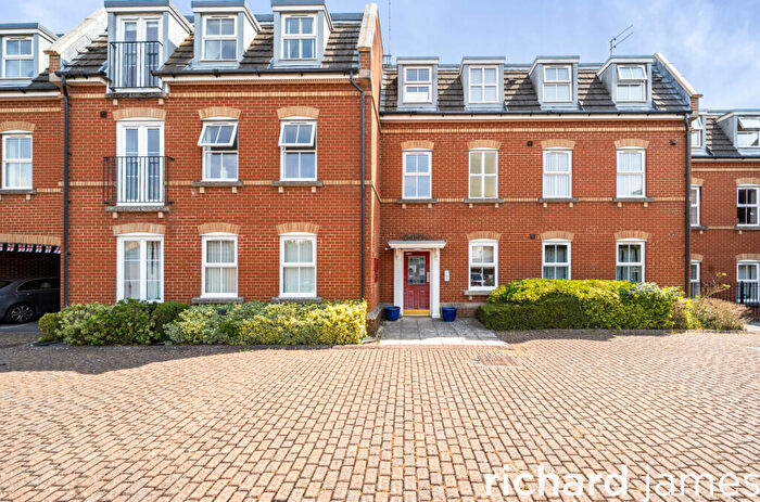 2 Bedroom Flat For Sale In Kimmeridge Court, Ripley Road, Old Town, Swindon, SN1