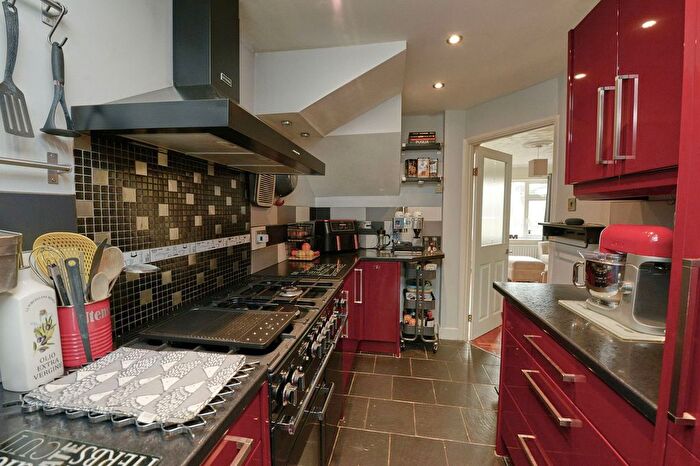 3 Bedroom Terraced House For Sale In Beechbrook Avenue, Yateley, GU46