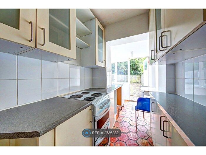 4 Bedroom Terraced House To Rent In Oaklea Passage, Kingston Upon Thames, KT1