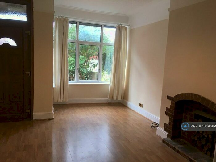 3 Bedroom Terraced House To Rent In Oakhurst Avenue, Leeds, LS11