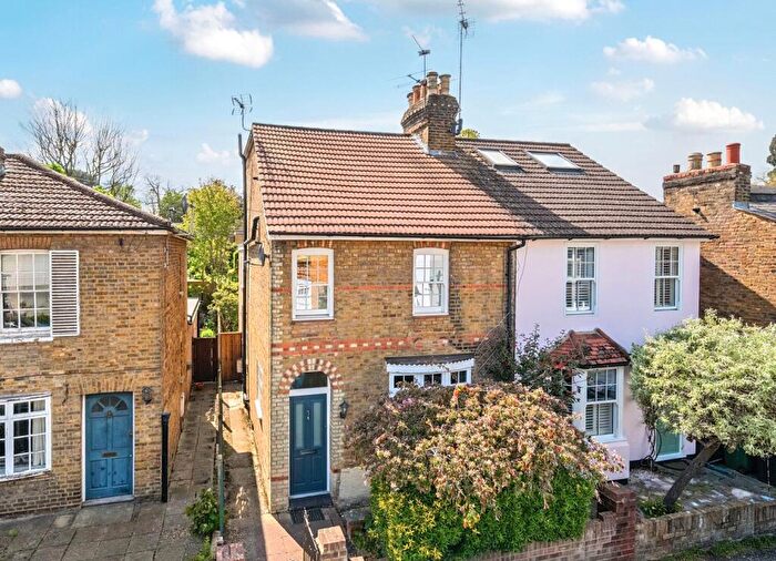 4 Bedroom Semi Detached House For Sale In Anderson Road, Weybridge, KT13