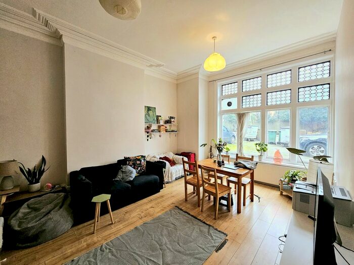 3 Bedroom Flat To Rent In Hornsey Lane, Highgate, N6
