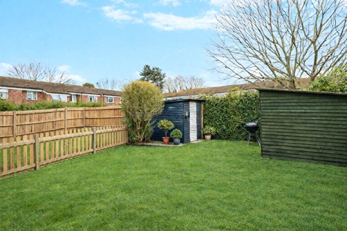 2 Bedroom Flat For Sale In Queens Court Ride, Cobham, Surrey, KT11