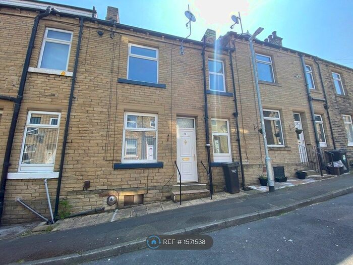 3 Bedroom Terraced House To Rent In Gathorne Street, Brighouse, HD6
