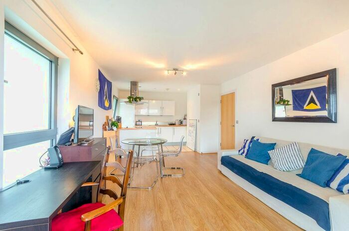 1 Bedroom Flat To Rent In Oval Road, Camden Town, London, NW1