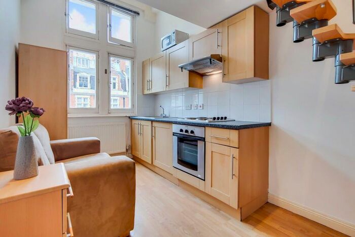 Studio To Rent In Palace Court, Notting Hill / Paddington, W2