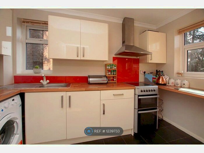 1 Bedroom Flat To Rent In Abbotswood, Yate, Bristol BS37