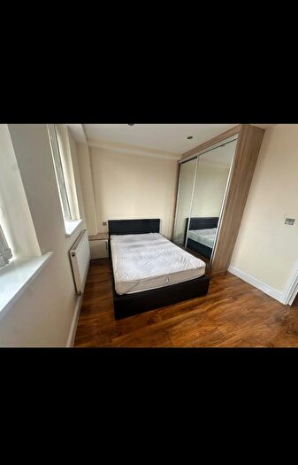 2 Bedroom Flat To Rent In Hounslow, TW5