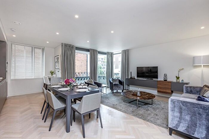 3 Bedroom Flat To Rent In Queensway, London, W2