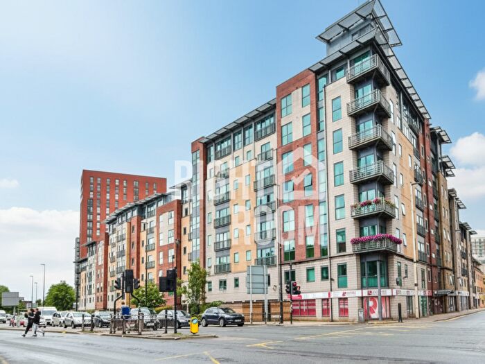 2 Bedroom Flat To Rent In Two Bed Apartment, Chapel Street, M3