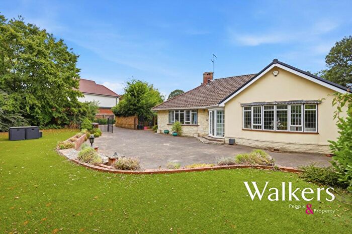 3 Bedroom Detached Bungalow For Sale In The Birches, Brentwood, CM13