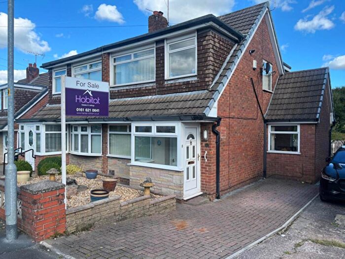 3 Bedroom Semi-Detached House For Sale In Cornish Way, Oldham, OL2