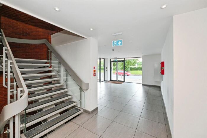 1 Bedroom Flat For Sale In High Road, Broxbourne, EN10