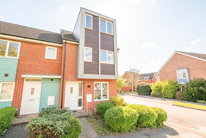 3 Bedroom End Of Terrace House To Rent In Mallory Road, Basingstoke, RG24