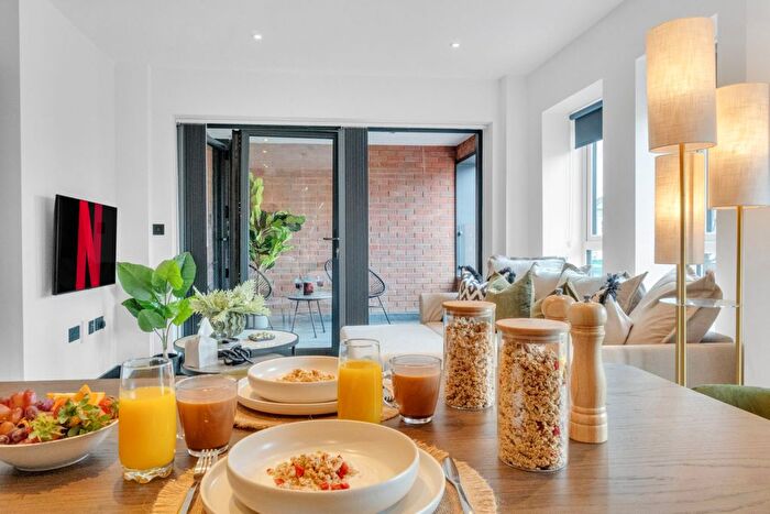 1 Bedroom Flat To Rent In Sia Court, High Road, London, N12