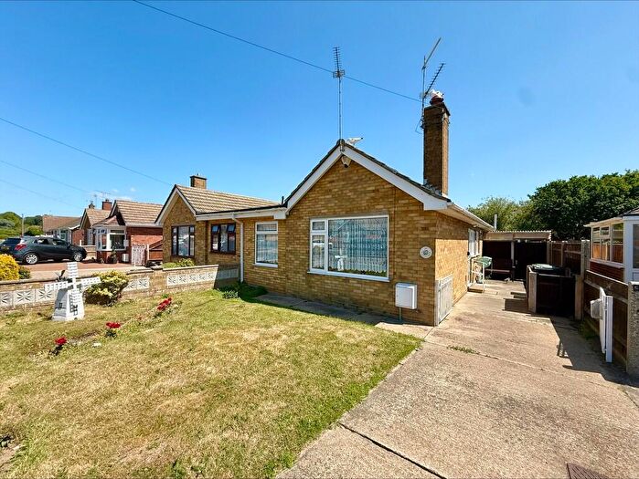 3 Bedroom Semi-Detached Bungalow For Sale In Westerley Way, Caister-on-sea, NR30