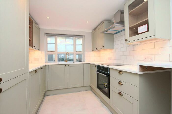 3 Bedroom House To Rent In Circus Mews, Bath, BA1