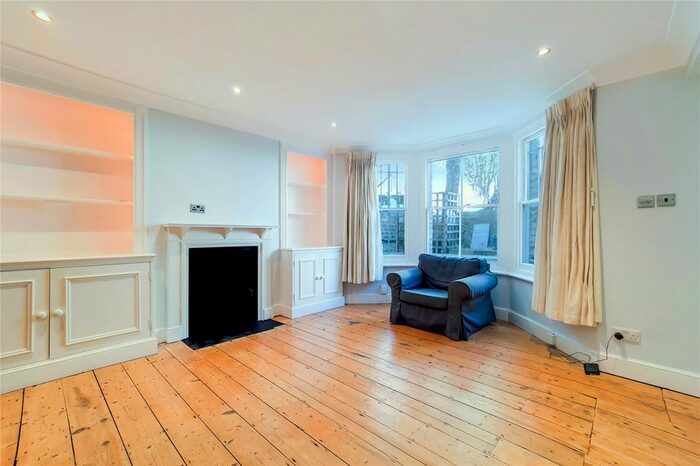 2 Bedroom Maisonette To Rent In Taybridge Road, London, SW11